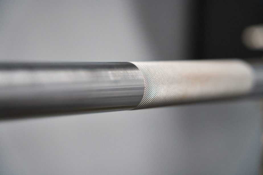 Barbell knurl. What it is and how to pick the best one for you.